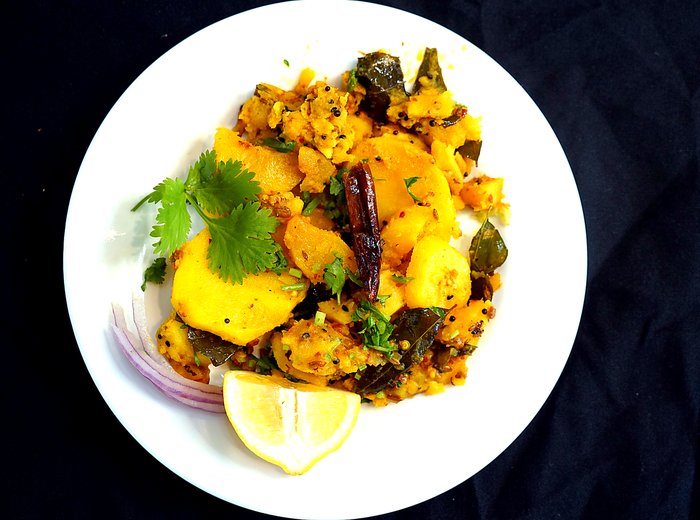 Aloo masala halal Pakistani vegetarian dish at Shalimar Restaurant
